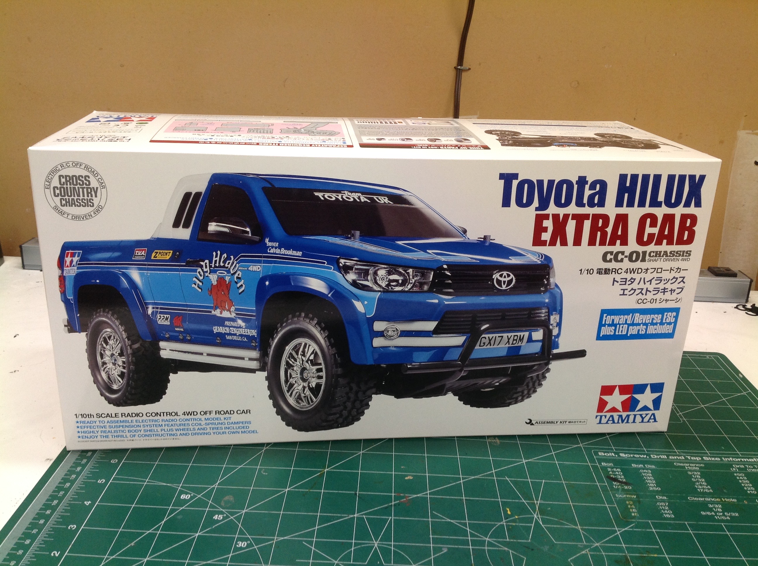 Tamiya cc01 cheap toyota hilux